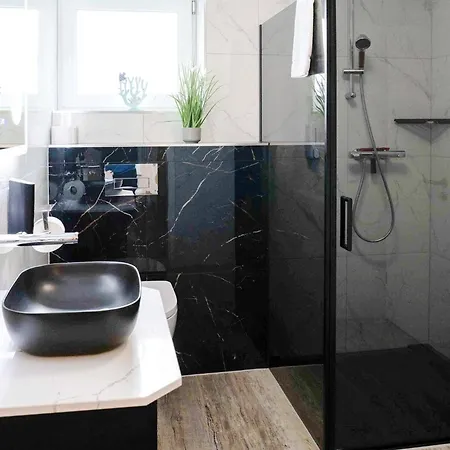 Moderne Mit Terrasse In Ruhiger Lage Apartment *